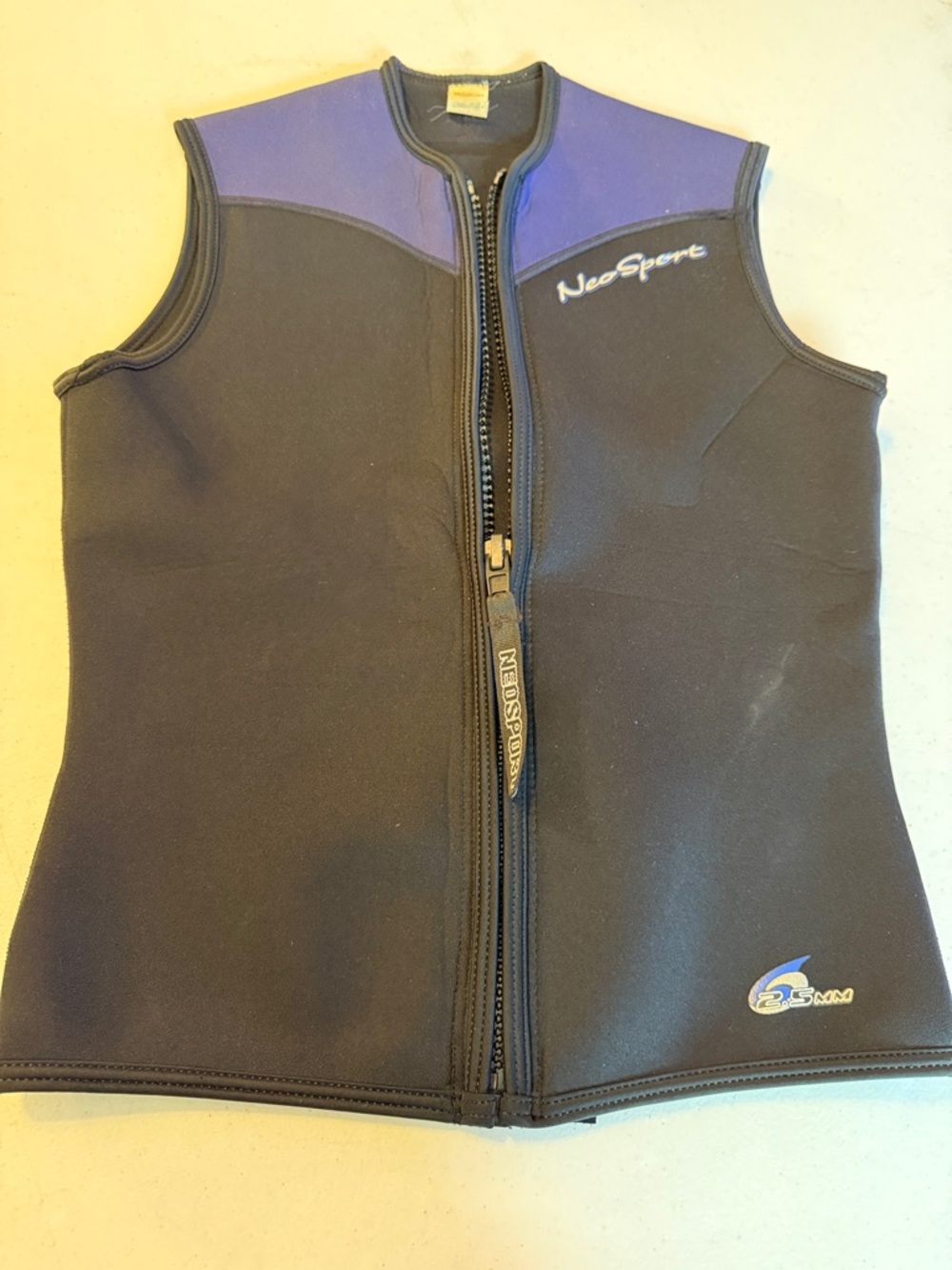NeoSphere Women's Black and Purple Front-Zip Swim Vest